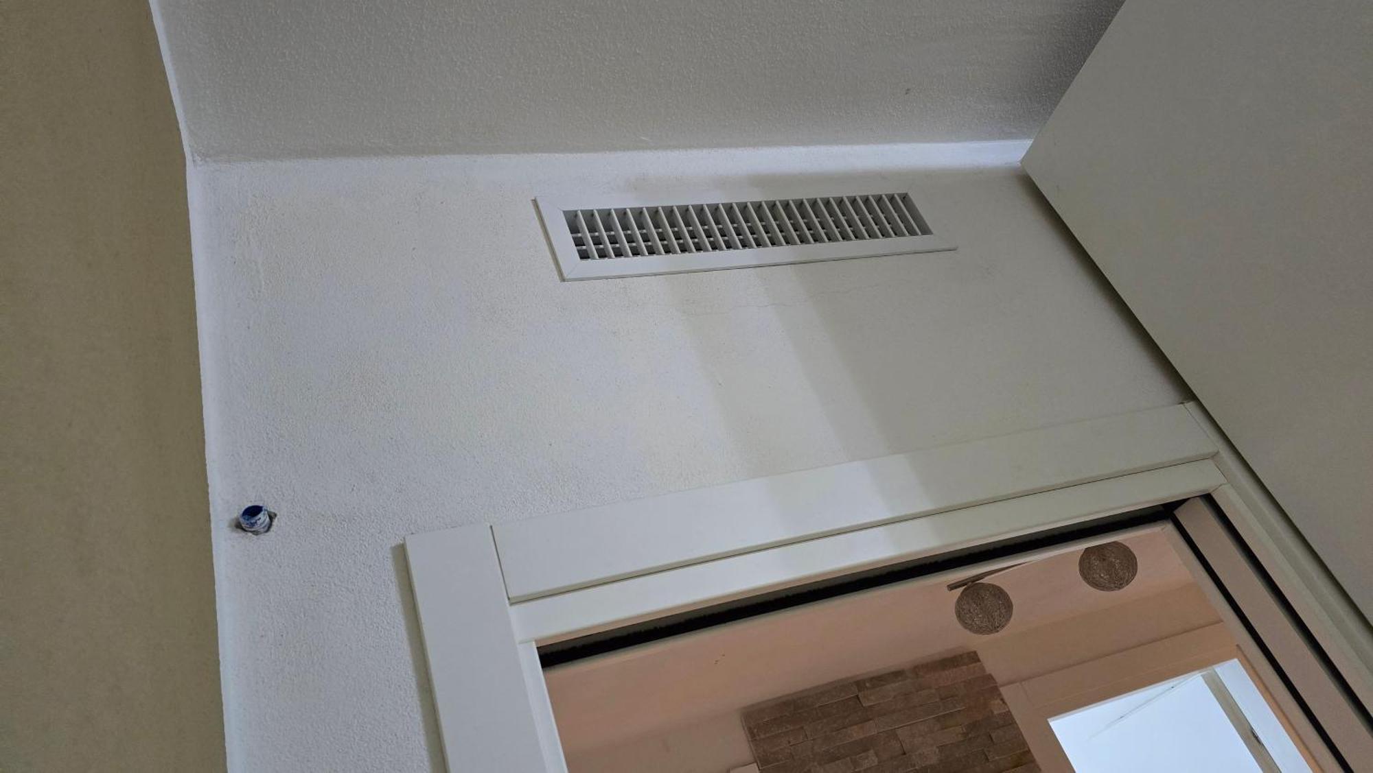 Varese Prime - Large Independent Apartment, Air Conditioning, 2 Bathrooms, 2 Free Covered Parking Spaces, No Restricted Traffic Zone, Train Station 100M, Theatre 150M, Historic City Centre エクステリア 写真